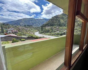 La Casa Verde Eco Guest House - บาญอส - ระเบียง