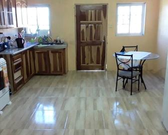 Whitehall Estate Apartments in close proximity to the Resort Town of Ocho Ríos - Port Maria - Kitchen