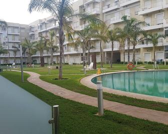 Couzy apartment with pool - Bouznika - Pool