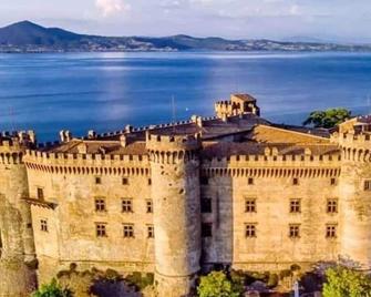 Appartamento la casa di Mary Anguillara Sabazia-Lago,Relax e Roma a portata di treno - Anguillara Sabazia