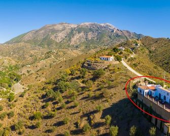 Casa La Vina De La Tireta - Viñuela - Vista del exterior