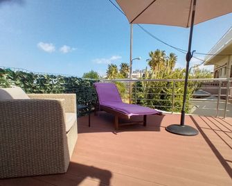 Astrinos Apartment Simple cozy comfortable close to the beach - La Canea - Balcón