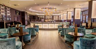 Radisson Blu Edwardian Heathrow Hotel & Conference Centre, London - Hayes - Bar