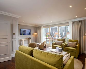 The Capital Hotel, Apartments & Townhouse - Small Luxury Hotels of The World - London - Bedroom