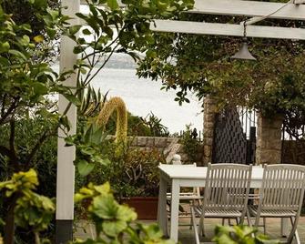 Residenza Terrazze sul Mare - Santa Flavia - Patio