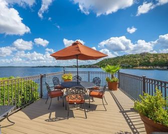 Plan Your Summer Getaway Now! - Horseshoe Bay - Balcony