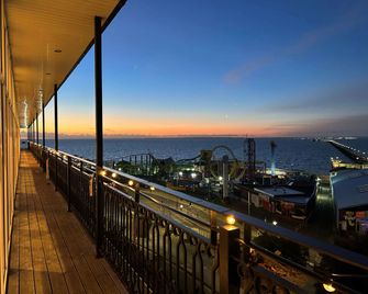 Park Inn Palace, Southend-on-Sea - סאות'אנד און סי - מרפסת