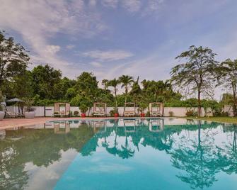 Samanea Beach Resort & Spa - Kep - Pool