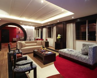 فندق نوفوتيل العنود - الرياض - غرفة معيشة