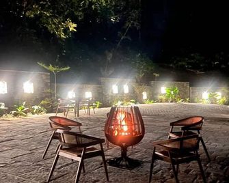 Hillscape Resort - Madikeri - Innenhof