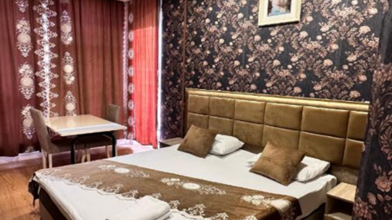 Eleon Hotel