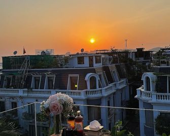 Deja Vu House - Ha Long
