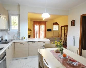 Aiolos Home - Nea Moudania - Küche