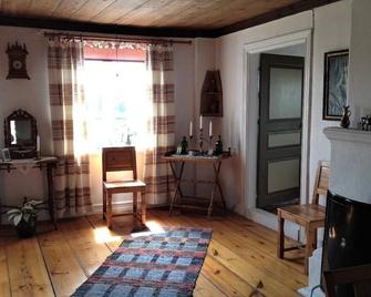 Awesome Home In Mariannelund With 4 Bedrooms - Mariannelund - Sala de estar