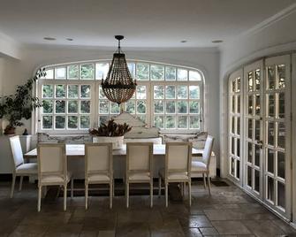 Perfect Beach Retreat House - July - Labor Day - Atlantic Beach - Restaurante