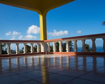 Secluded Villa with scenic views of the Atlantic ocean - Plymouth - Balcony