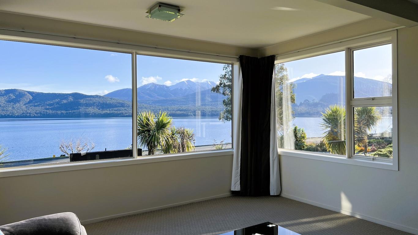 Fiordland Lakeview Motel And Apartments