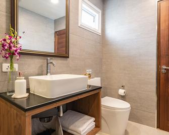 Maneeya Park Residence - Bangkok - Bathroom