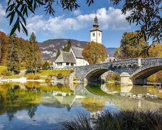 Mountain Lodge Pokrovec - Bohinjska Bistrica - Gebäude