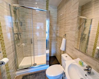 Oscar Lodge - Northampton - Badkamer