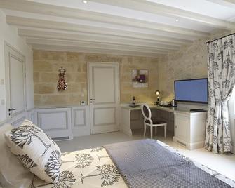 Chateau La Rose Perriere - Lussac - Bedroom
