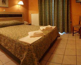 Polychrono Beach Hotel - Polychrono - Bedroom