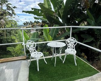 Peaceful cozy studio w a/c with breezy views, private patio & intimate space. - Barranquitas - Balcón