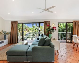 Hightide On Noosa Sound - Noosa Heads - Living room
