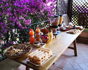La Tinaia Country House - Bosa - Buffet