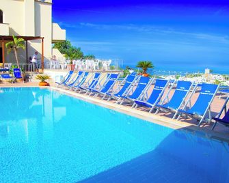 Casthotels Tramonto d'oro Terme - Ischia - Piscina