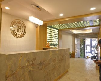 Hotel 7-B - Chhatarpur - Front desk