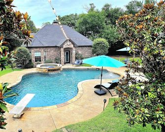 Exquisite Country Guest House With Pool & Hot Tub. No Parties Or Events Allowed. - Seagoville - Piscina