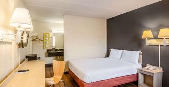 Rodeway Inn - Dubuque - Yatak Odası