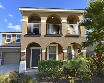 Solterra - 4187 Oaktree By Fairytale Vr - Davenport - Budova