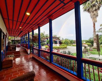 El Percal Hacienda Hotel - Montenegro - Balcony