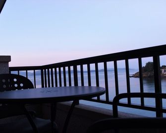 Hotel Boutique Aquaria Caneliñas - Portonovo - Balkon