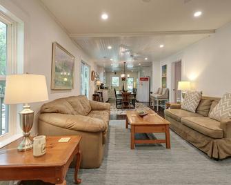 Charming 120 Year Old Sewanee Home on Campus- Walk Everywhere! - Sewanee - Sala de estar
