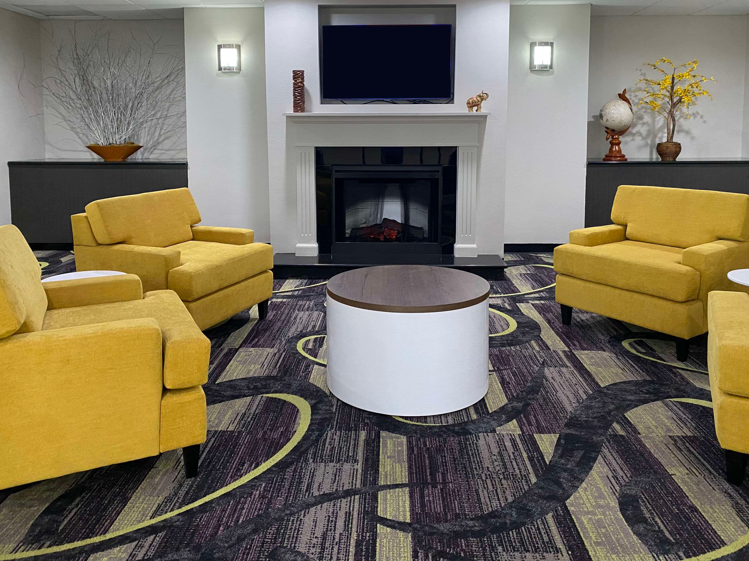 MainStay Suites Conover-Hickory - Conover - Лоббі