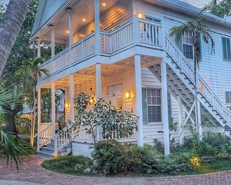 Paradise Inn - Key West