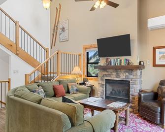 Outpost: Clark's Knoll 371 - Walk to Town Square - Jackson - Sala de estar