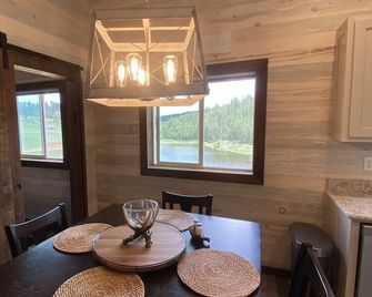 Barndominium with a view - Divide - Comedor