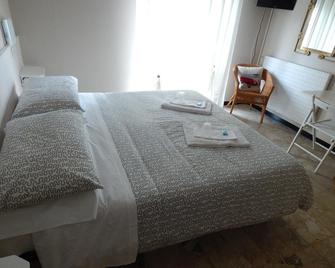 Hotel Principe - Pietra Ligure - Camera da letto