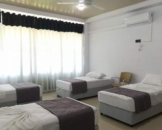Thilini Hotel Apartment - Ratnapura - Bedroom