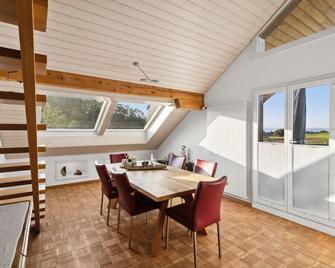 Vk - Zürich Airport - Luxury - Homestay - Kloten - Ruokailuhuone