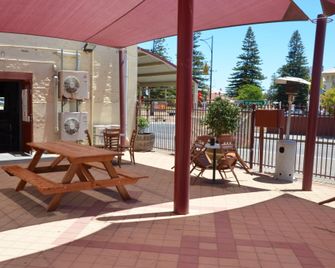 Copper Coast Hotel - Wallaroo - Patio