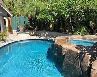 Polynesian Paradise in Pasadena - Altadena - Pool