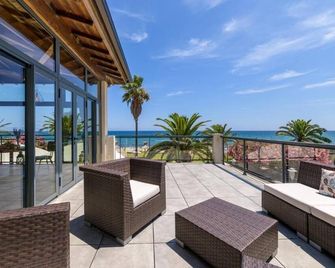 Hotel & Restaurant San Pellegrino - Folelli - Balcony