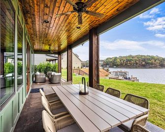 4 Bedroom Dockside Dream on Lake Martin - Alexander City - Balkón