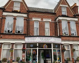 The George Guest House - Bridlington - Building