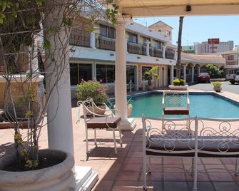 Hotel La Villa - Torreón - Pool